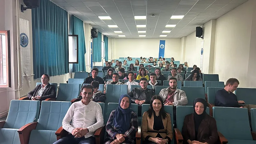 Dijital Çağda Mahremiyet Mümkün Mü?