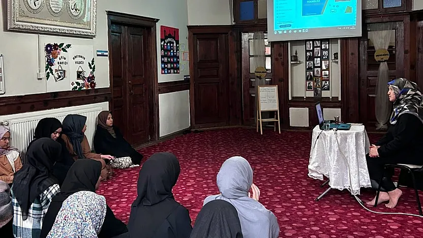 Dijital Tehlike Kapıda: Afyon'da Öğrencilere Özel Eğitim