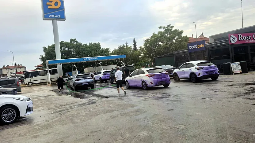Dinar-Çay Yolunu Kullanan Araçlar Mora Boyandı, Savcılık Olaya El Koydu