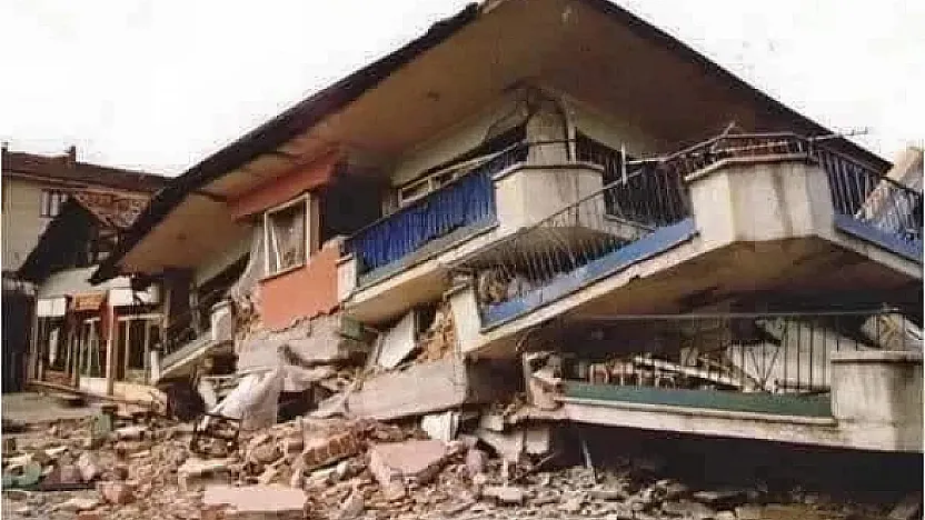 Dinar Depremi'nin 31. Yılında Çarpıcı Uyarı: Fayın 42 Kilometresi Hâlâ Kırılmadı!