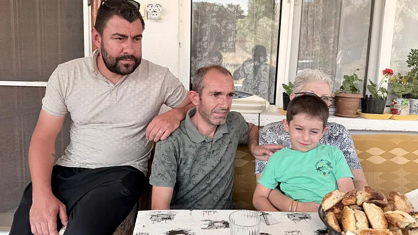 Elleriyle Börek Yapıp Orman Kahramanlarına Götürüyorlar