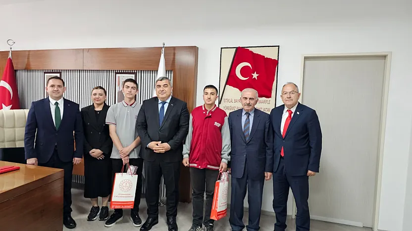 Entelektüel Öğrenciler Afyonkarahisar'ı Finalde Temsil Edecek