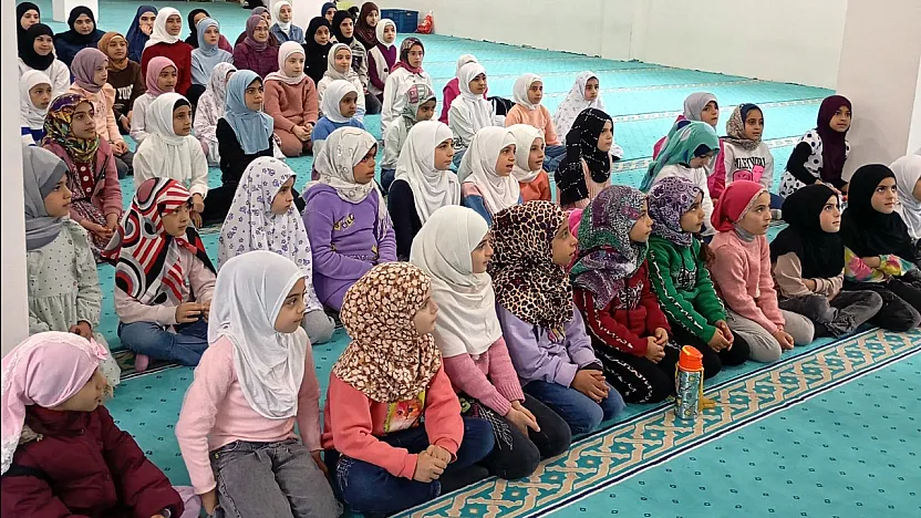Farklı Milletlerden Öğrenciler Afyon'da Aynı Sınıfta Buluştu