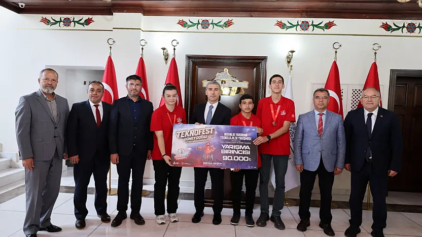 Gazi MTAL Öğrencilerinden Büyük Başarı: Depremde İletişim Sağlayan 'LORA-MESH'e Vali Övgüsü