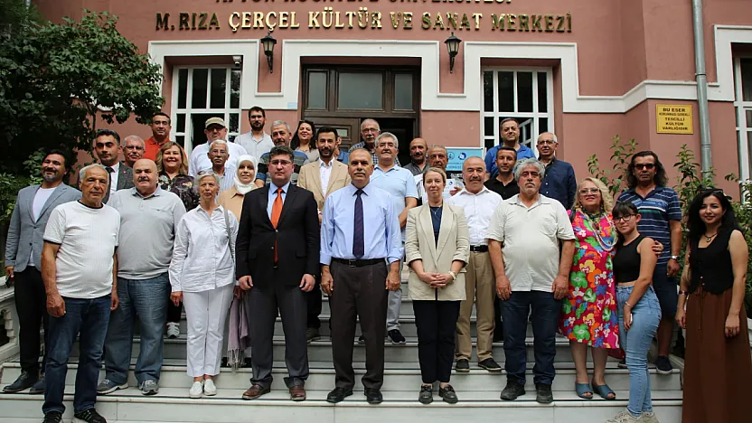 Gelenekselden Moderne Çizgilerle Ahşap Sergisi Beğenildi