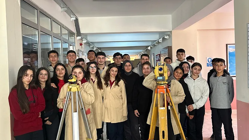 Gençlere Tapu Müdürlüğünden Destek