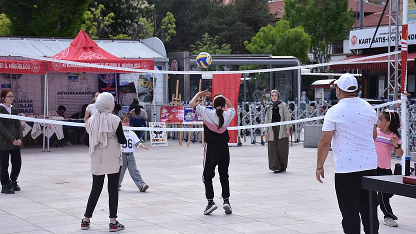 Gençlik Spor Festivali'nde Renkli Görüntüler