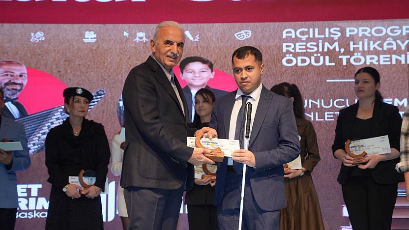 Görme Engelli Öğretmenden Büyük Başarı