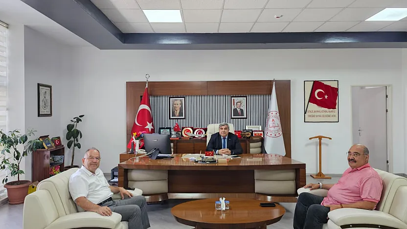 Güvenevler Muhtarı Balıbey Taleplerini Müdür Sünnetci'ye Aktardı