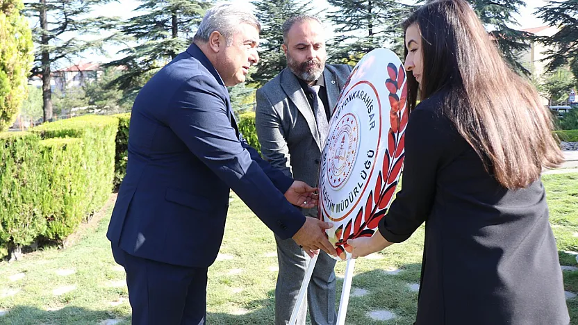 İlköğretim Haftası Çelengi Sunuldu
