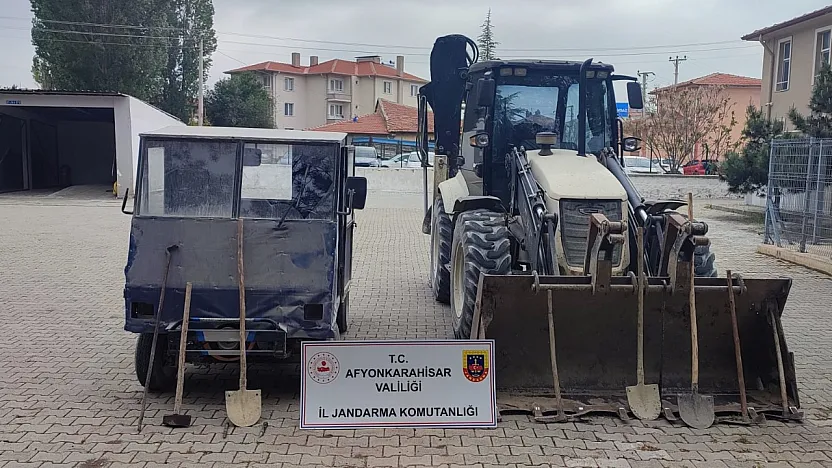 İş Makinesi, Patpat, Balyoz... Kaçak Kazı Yapacaklardı!
