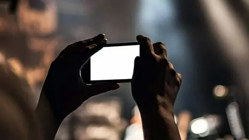 İşyerinde Gizlice Fotoğraf Çekimine Dikkat, Emsal Karar Verildi