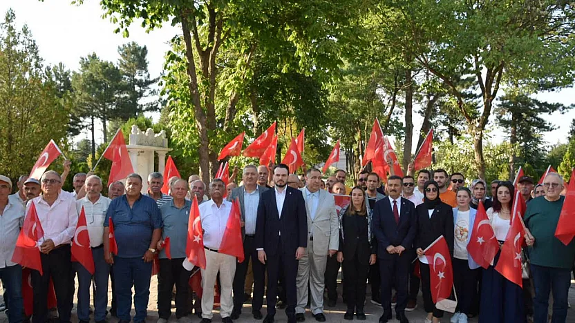 İYİ Parti'den Şehitlik Ziyareti