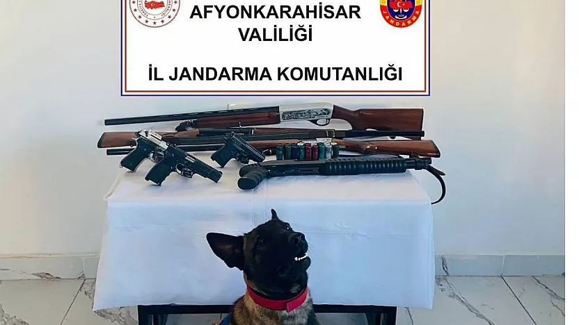 Jandarma Sinanpaşa'da Çok Sayıda Silah Ele Geçirdi
