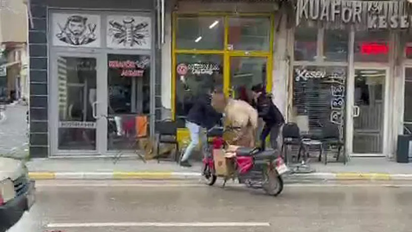 Kaçan İnek, Dükkana Girmeye Çalıştı
