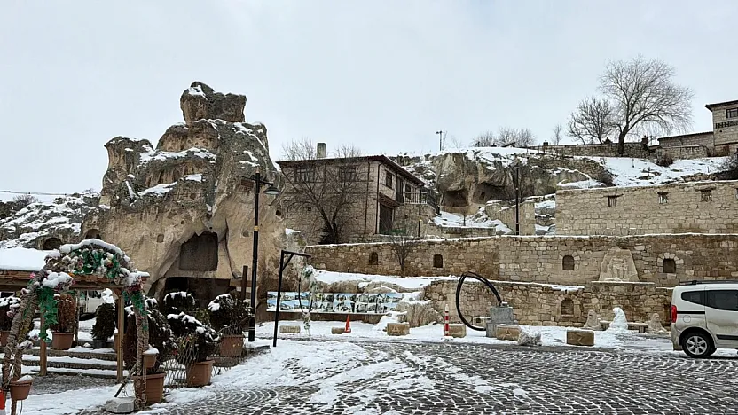 Kar Altındaki Frig Vadisi Seyrine Doyumsuz Bir Manzara Oluşturdu