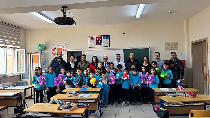 Karahisar Yörükler Derneği, Öğretmenler Günü'nü Unutmadı