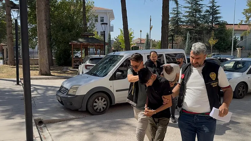 Katil 500 Bin TL'ye Öldürmüş, Boş Okulda Kalmış