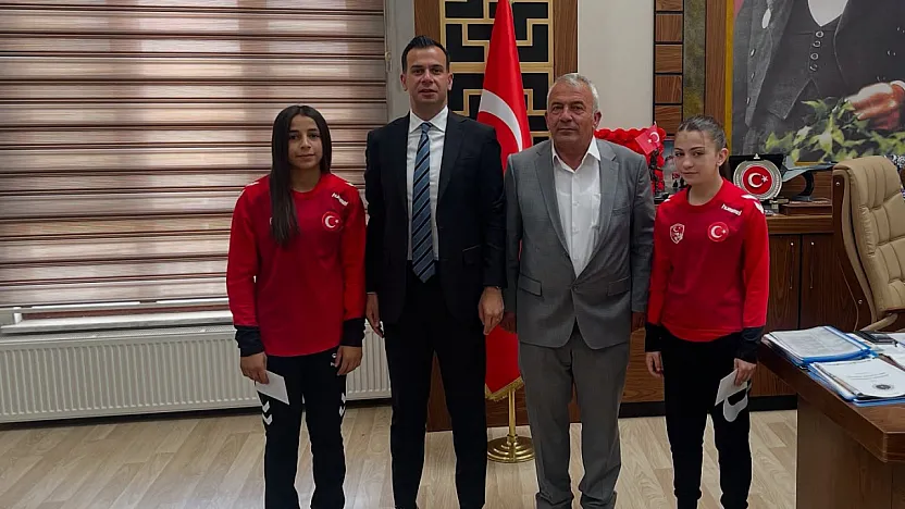 Kaymakam Emrah Aslan'dan Avrupa İkincisi Güreşçiye Tebrik