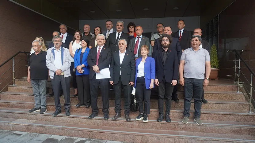 'Korkmuyoruz, Susmuyoruz, Bir Milim Geri Adım Atmıyoruz'