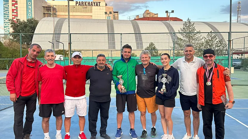 Kortta Kıyasıya Mücadele, Törende 16 Ödül
