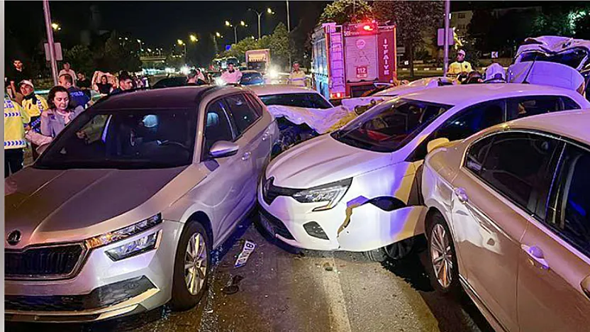 Kütahya-Afyon Yolunda Kaza: Çok Sayıda Yaralı Var