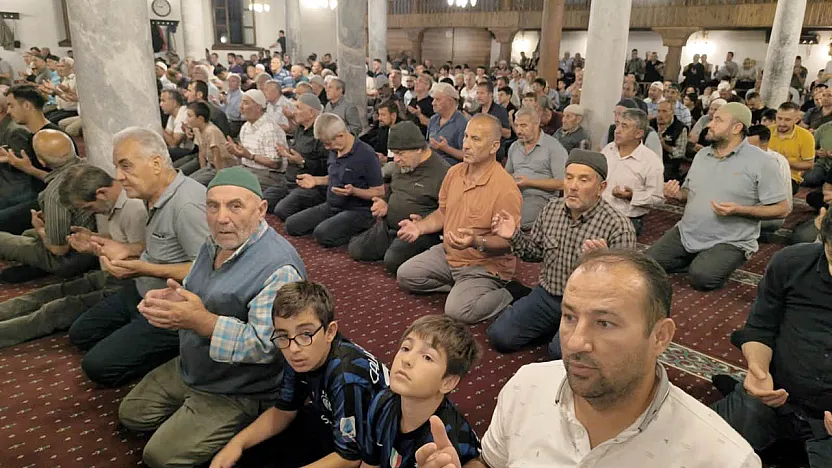 Mevlid Kandili Huşu İçerisinde Geçti