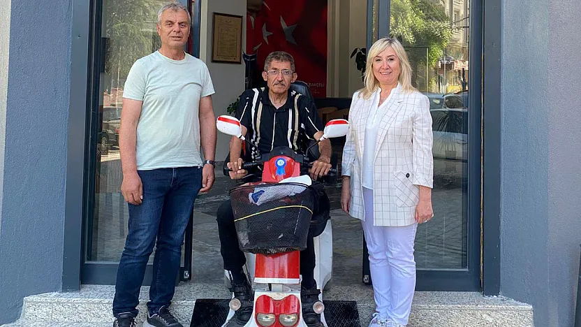 MHP Afyonkarahisar'dan Örnek Adım! İl Başkanlığı Binası Engelleri Kaldırdı