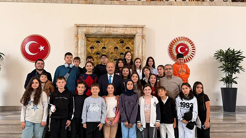 MHP'li Mehmet Taytak, Afyonkarahisarlı Öğrencileri Meclis'te Ağırladı