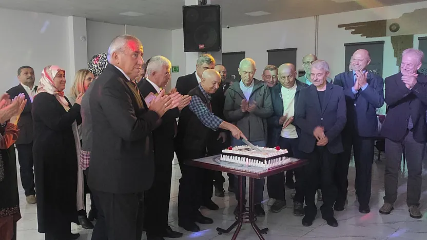 Müdür Sünnetci'den Emekli Öğretmenlere 'Meşale' Benzetmesi