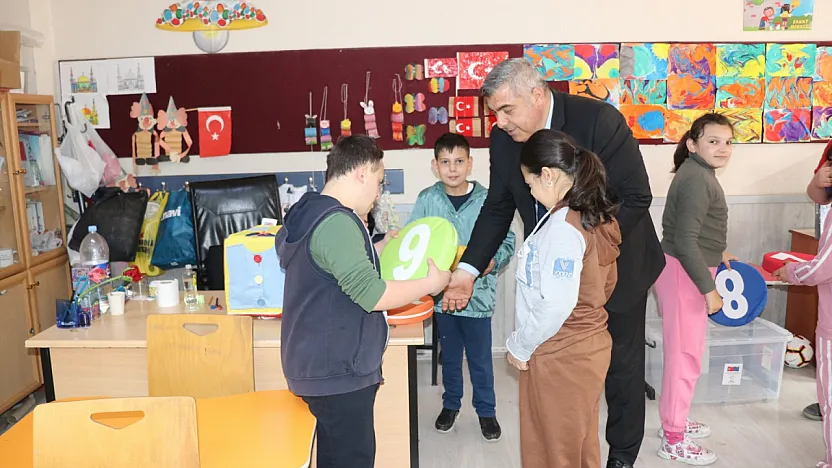 Müdür Sünnetci, Özel Gereksinimli Öğrencilerle Yakından İlgilendi
