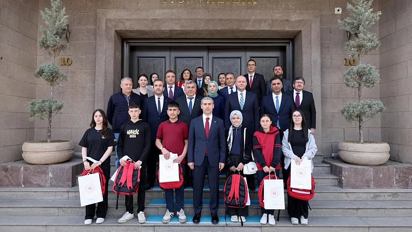Ödüllerini 19 Mayıs'ta Vali Aktaş'ın Elinden Aldılar