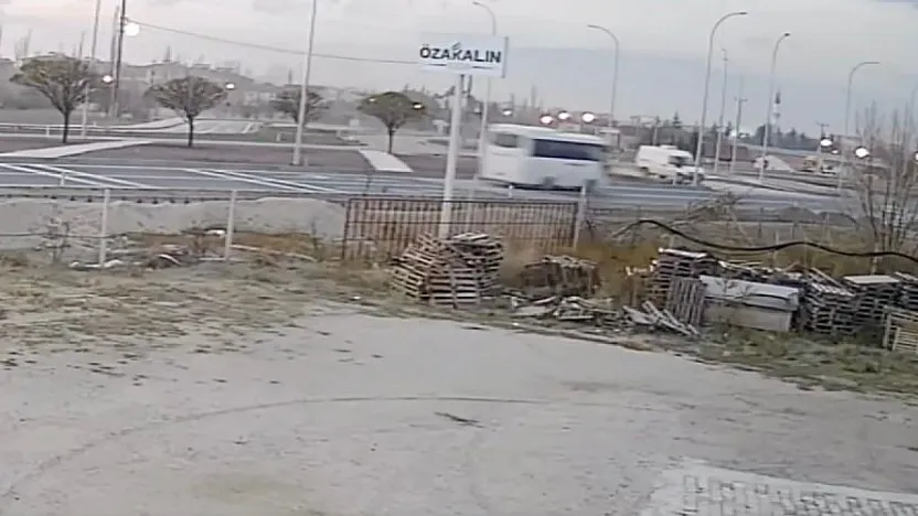 Öğrenci Servisinin Kaza Görüntüleri Ortaya Çıktı