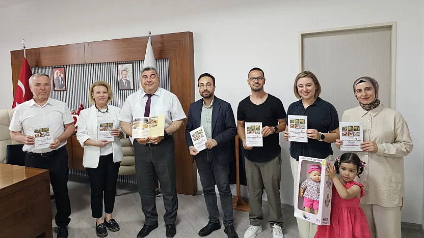 Öğrenciler Yazdı, İl Müdürü Okudu: Afyon'un Lezzetleri Bu Dergide Hayat Buldu