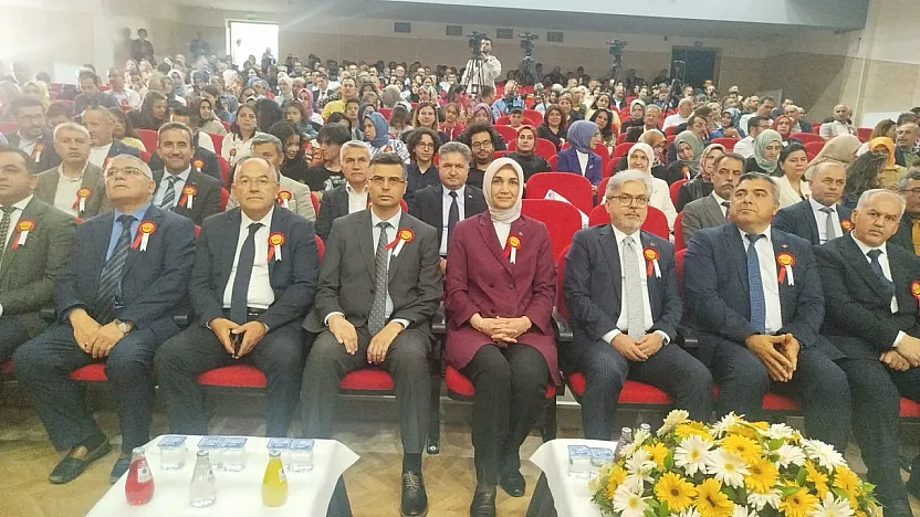 'Öğretmen Akademilerine 957 Öğretmen Gönüllü Olarak Katıldı'