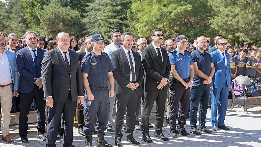 Okul Müdürü Son Yolcuğuna Görev Yaptığı Okuldan Uğurlandı
