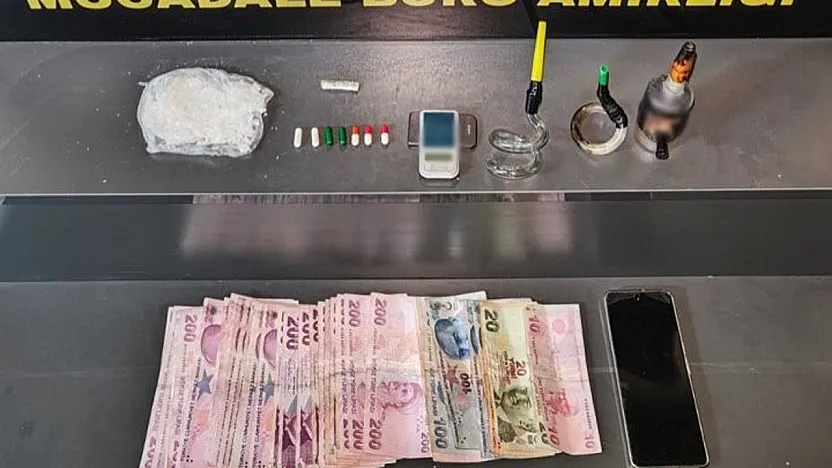 Otomobilde Uyuşturucu İle Yakalanan Bir Kişi Tutuklandı