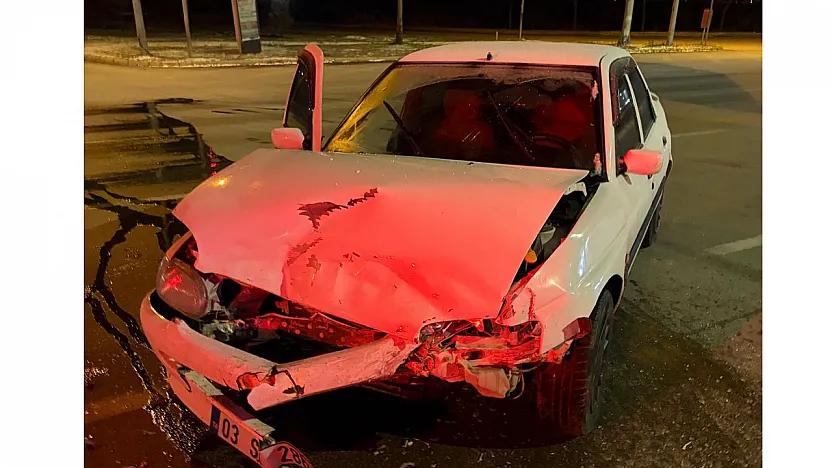 Otomobillerin Çarpıştığı Kazada 4 Kişi Yaralandı