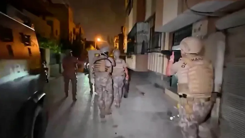 Özel Harekat'tan 11 İlde Operasyon. 10 Şirkete el Konuldu