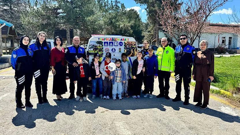 Polis Teşkilatı'nın Kuruluşunu Öğrencilerle Kutladılar