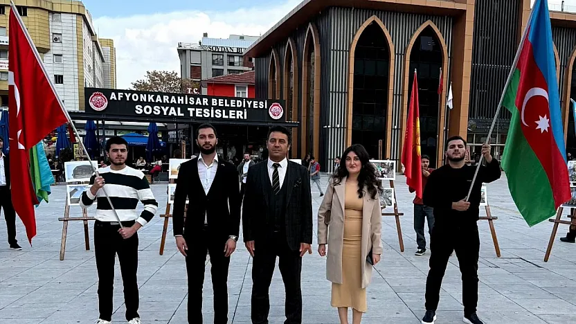 Rektör Yardımcısı Tuncer, Anlamlı Sergiyi Gezdi