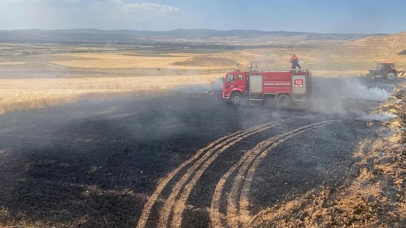 Sandıklı'da Tarım Arazilerinde Yangın Çıktı