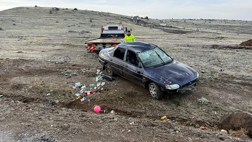 Şarampole Devrilen Otomobilde 2 Kişi Yaralandı