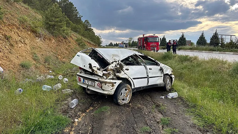 Şarampole Uçtular, 3 Kişi Yaralandı