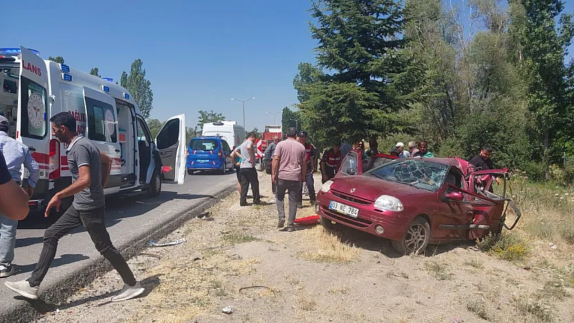 Sinanpaşa'da Saniyeler İçinde Gelen Felaket: 6 Yaralı