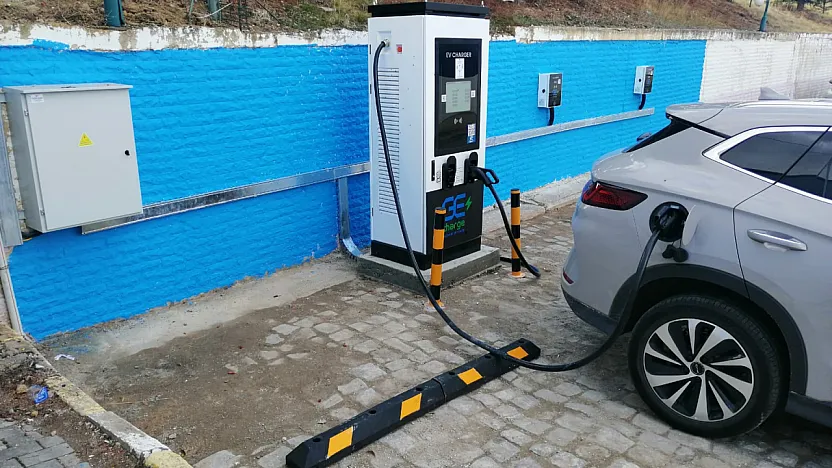 Siz Termalin Keyfini Çıkarın, Aracınız Şarj Olsun
