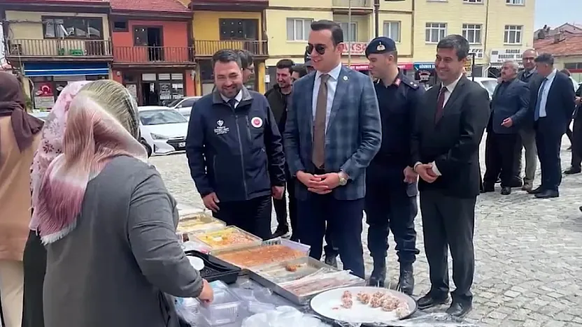 Sultandağı'ndaki Hayır Çarşısına Ünlü İsimden Destek