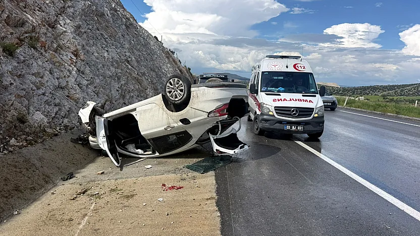Takla Atan Araçtakiler Yaralandı