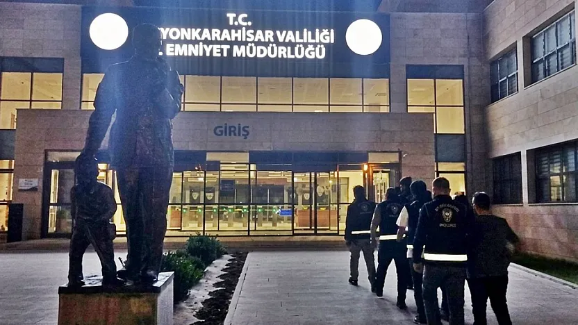 Tamir İçin Bırakılan Otomobili Çaldılar! Polis Yakaladı