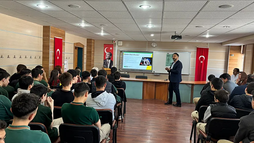 'Teknoloji Bağımlılığı Birçok Sağlık Sorununu Beraberinde Getiriyor'